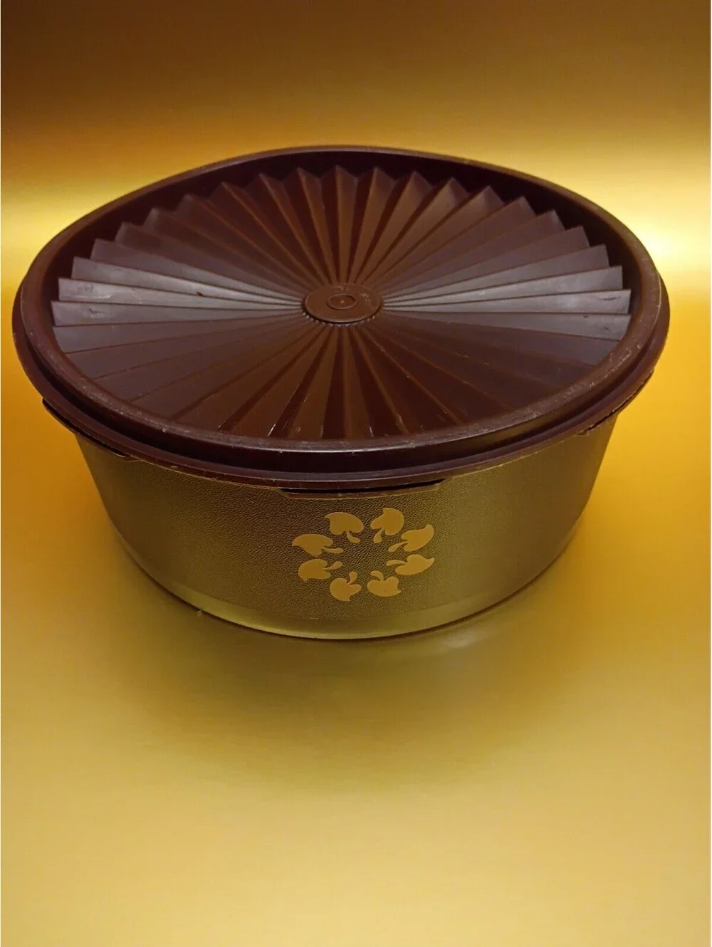 Vintage Tupperware 1205 Chocolate Brown Servalier Canister W Seal 1205 -4 8 cups